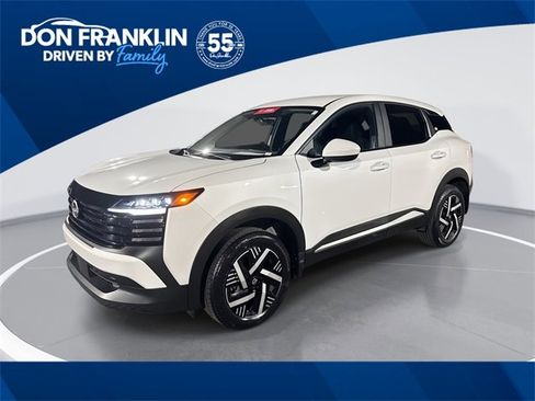 Certified 2025 Nissan Kicks SV image 1