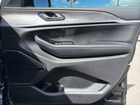 Used 2023 Jeep Grand Cherokee L Overland image 11