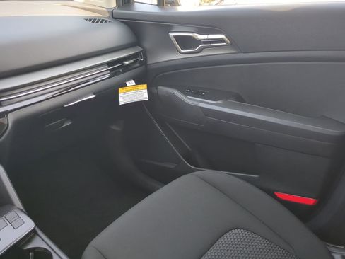 New 2026 Kia Sportage LX image 16