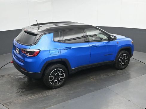 Used 2025 Jeep Compass Trailhawk AWD/4WD image 30