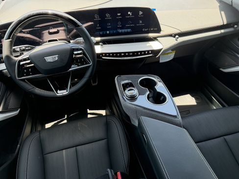 New 2026 Cadillac Optiq Sport 2 w/ LPO, Floor Liner Package AWD/4WD image 13