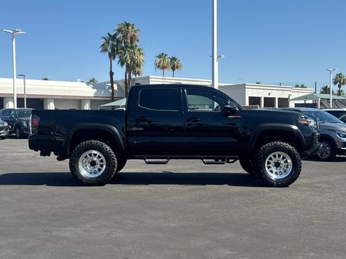 Used 2021 Toyota Tacoma TRD Pro AWD/4WD image 2