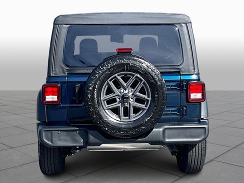 Used 2025 Jeep Wrangler Sport S image 5