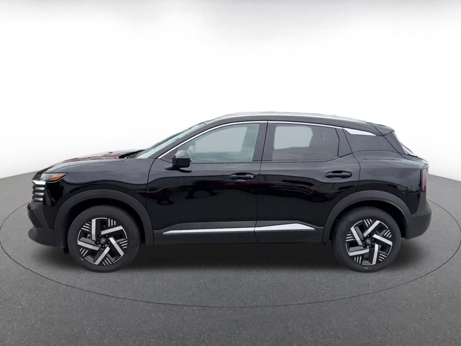 Used 2026 Nissan Kicks SV w/ Cold Weather Package FWD image 7