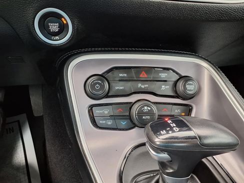 Used 2022 Dodge Challenger GT image 9