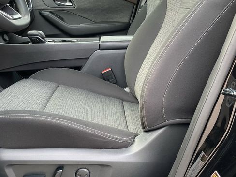 Used 2023 Nissan Rogue SV image 23