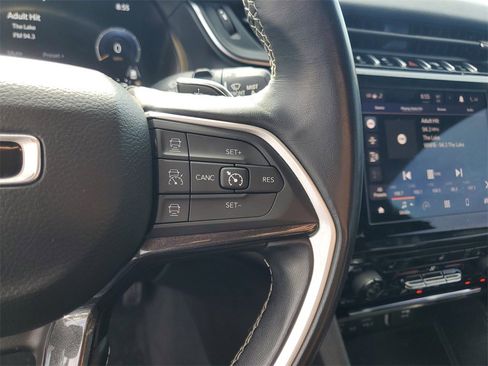 Used 2022 Jeep Grand Cherokee L Laredo image 19