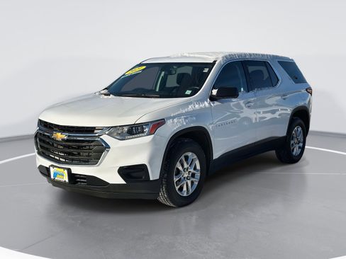 Used 2021 Chevrolet Traverse LS image 3