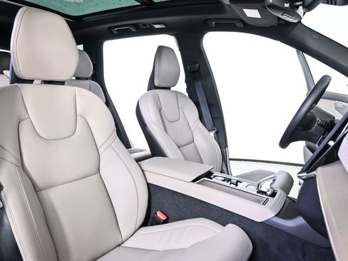 Certified 2026 Volvo XC90 T8 Ultra w/ Protection Package Premier image 26