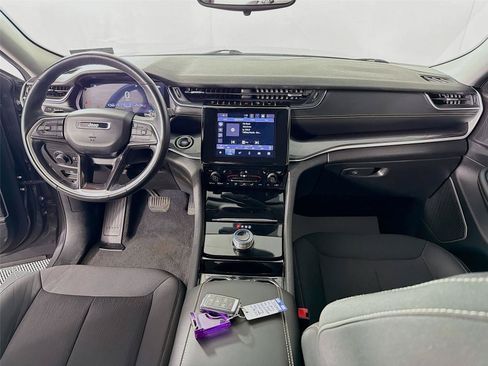 Used 2021 Jeep Grand Cherokee L Laredo w/ Luxury Tech Group I AWD/4WD image 26