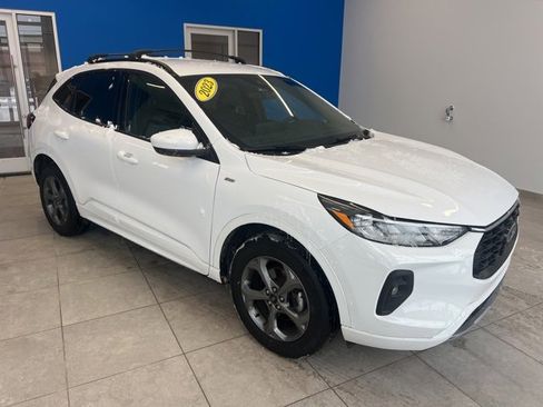 Certified 2023 Ford Escape ST-Line Select w/ Tech Pack #1 image 3