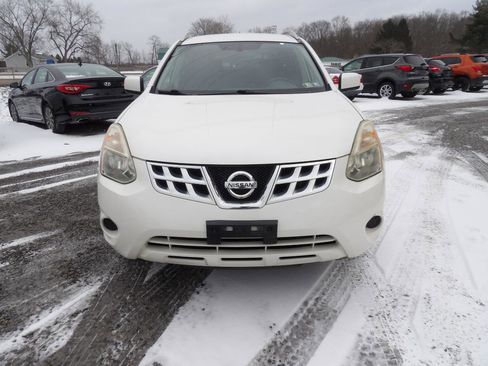 Used 2013 Nissan Rogue SV image 2