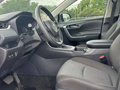 Used 2025 Toyota RAV4 XLE FWD image 4
