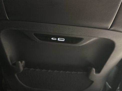 Used 2024 Chrysler Pacifica Limited FWD image 29