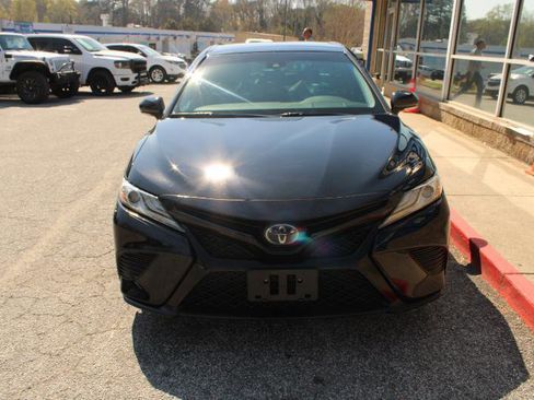 Used 2019 Toyota Camry XSE image 2