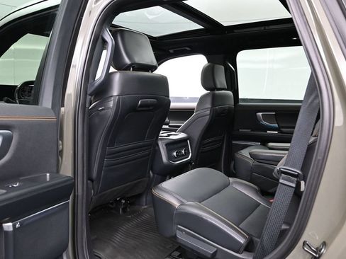 Used 2025 Ford Expedition Tremor AWD/4WD image 16