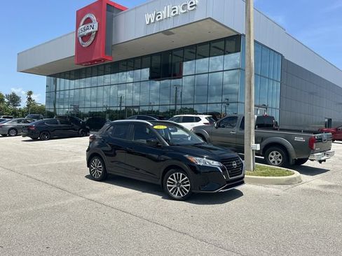 Used 2023 Nissan Kicks SV FWD image 1