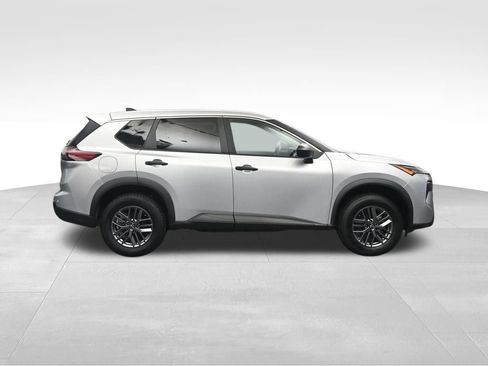 Used 2024 Nissan Rogue S AWD/4WD image 6