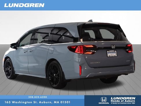 Used 2025 Honda Odyssey Sport-L image 4