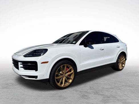 Used 2025 Porsche Cayenne S AWD/4WD image 5