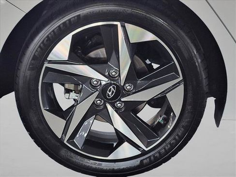 Used 2023 Hyundai Elantra Limited FWD image 23