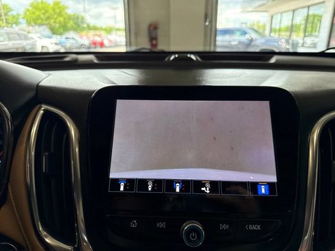 Used 2023 Chevrolet Equinox Premier AWD/4WD image 42