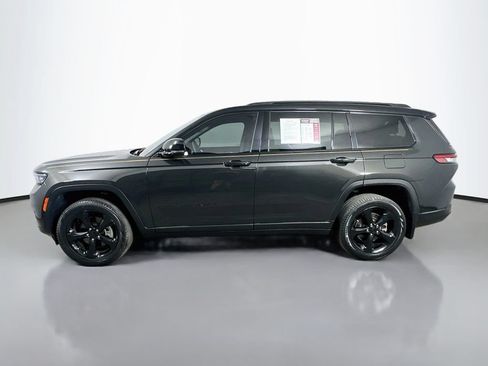 Used 2023 Jeep Grand Cherokee L Limited w/ Black Appearance Package AWD/4WD image 5