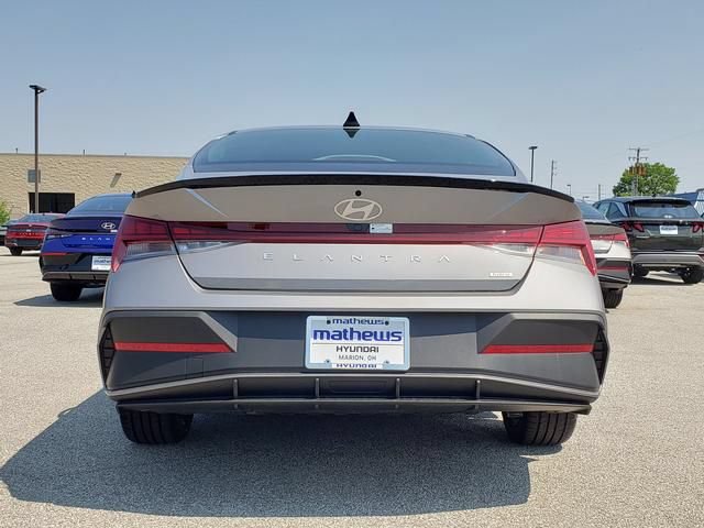 Certified 2025 Hyundai Elantra SEL FWD image 4