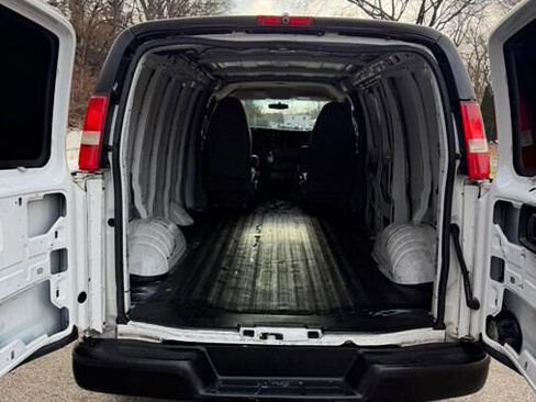 Used 2014 Chevrolet Express 1500 image 15