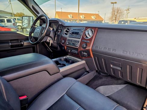 Used 2012 Ford F250 Lariat w/ Chrome Pkg image 12