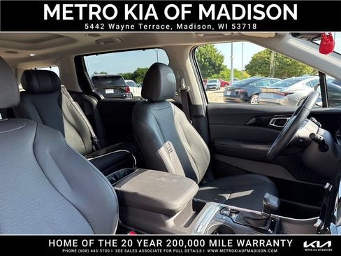 Used 2025 Kia Carnival SX Prestige FWD image 43