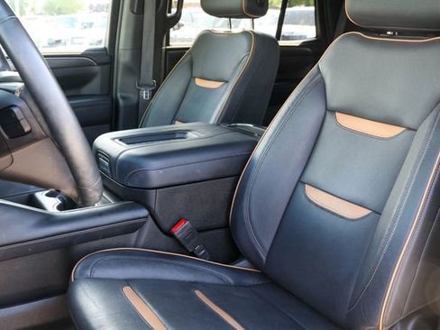 Used 2024 GMC Yukon AT4 w/ LPO, Floor Liner Package AWD/4WD image 12