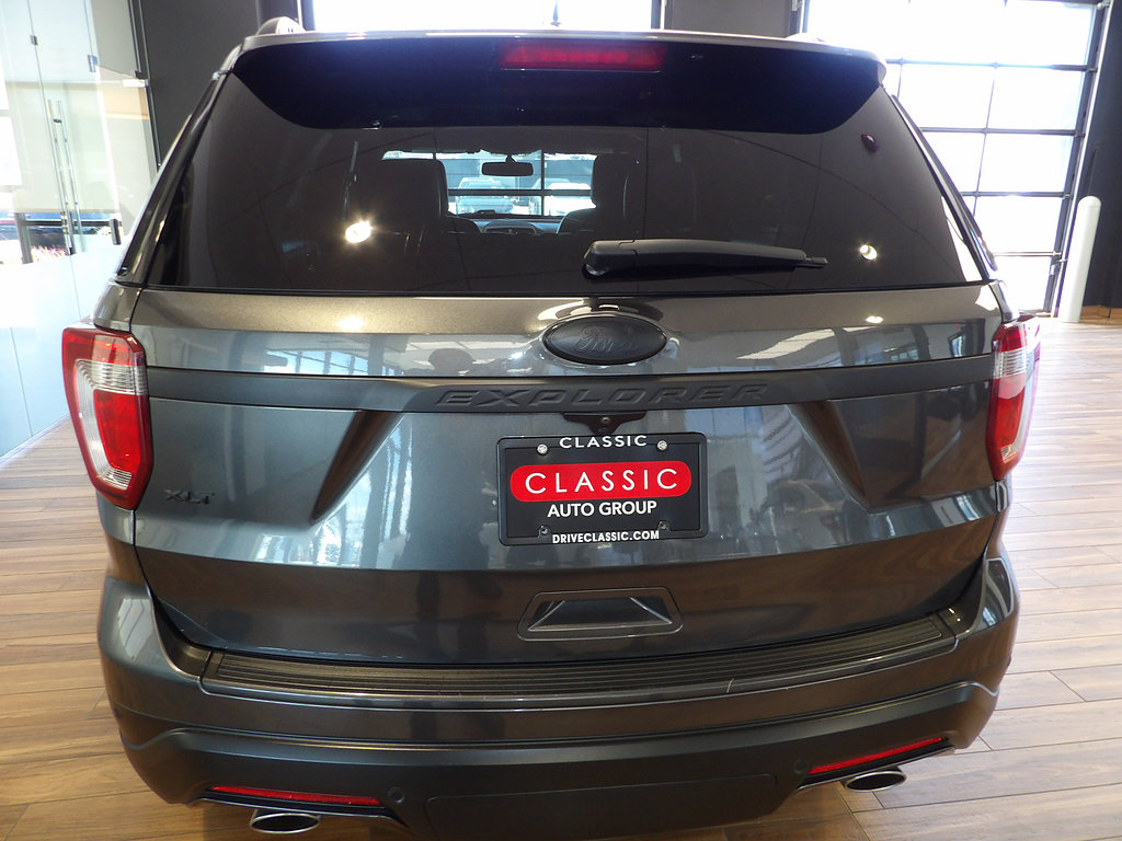 Used 2018 Ford Explorer XLT w/ Equipment Group 202A FWD image 7