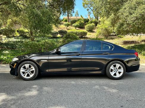 Used 2011 BMW 528i Sedan image 2