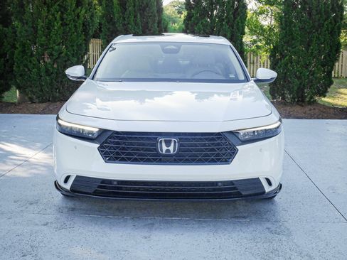 Used 2024 Honda Accord EX-L image 3