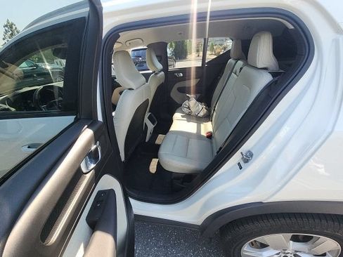 Used 2019 Volvo XC40 T5 Momentum AWD/4WD image 18
