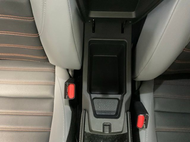 Used 2023 Nissan Kicks SR w/ SR Premium Package FWD image 41