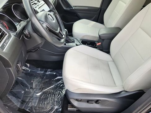 Used 2020 Volkswagen Tiguan SE w/ 3rd Row Seat Package image 7