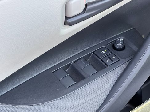 Certified 2022 Toyota Corolla LE image 14