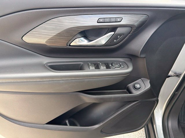 Used 2024 GMC Terrain SLT FWD image 14