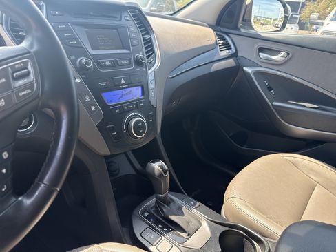Used 2016 Hyundai Santa Fe SE w/ Option Group 02 FWD image 22