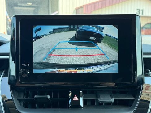 Used 2025 Toyota Corolla LE w/ LE Premium Package FWD image 22