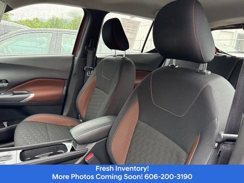 Used 2023 Nissan Kicks SR FWD image 13