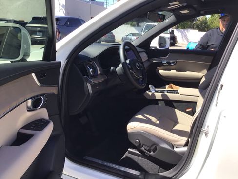Used 2025 Volvo XC90 B6 Core w/ Climate Package AWD/4WD image 5