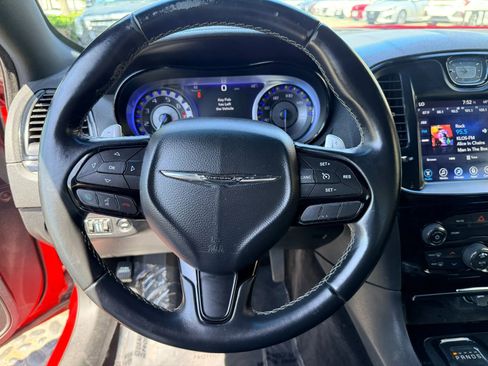 Used 2017 Chrysler 300 S image 21