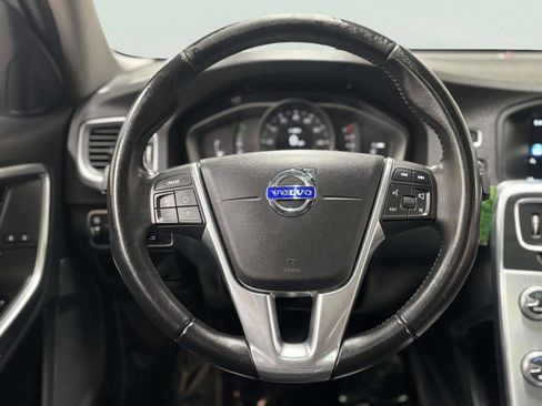 Used 2017 Volvo S60 T5 Dynamic image 28