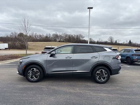 Used 2025 Kia Sportage LX image 9
