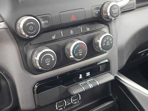 Used 2023 RAM 1500 Big Horn AWD/4WD image 33