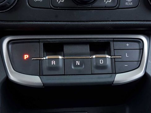 Used 2024 GMC Terrain SLT AWD/4WD image 28