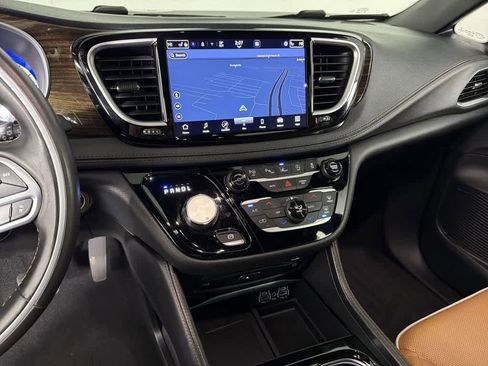 Used 2021 Chrysler Pacifica Pinnacle image 61